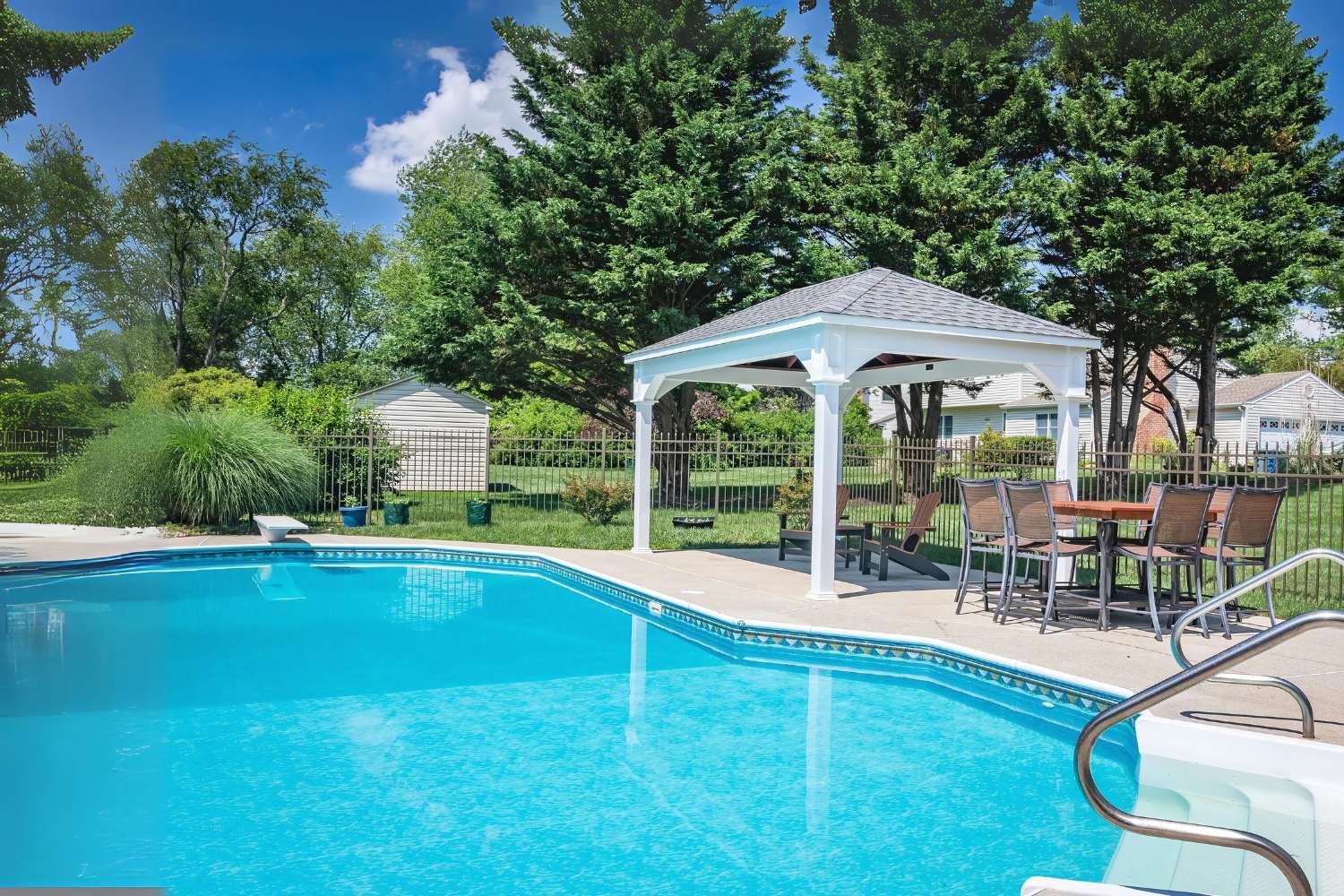 Shoreline white vinyl pavilion in a backyard by Waterloo Products serving New Jersey and Pennsylvania